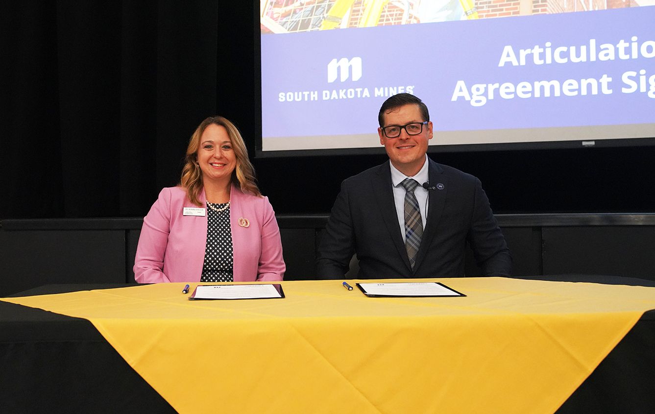 South Dakota Mines and WDTC Sign Articulation Agreement